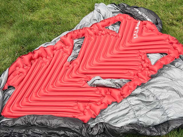 Colchoneta-de-montaña-ligera